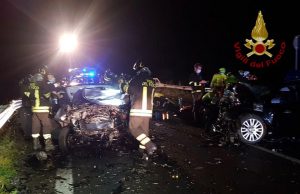 Esine, 2 morti e 5 feriti in un violento scontro tra due auto sulla SS 42