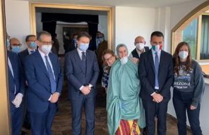 Silvia Romano è arrivata in Italia. A Ciampino anche il Premier Conte e il Ministro degli Esteri Di Maio