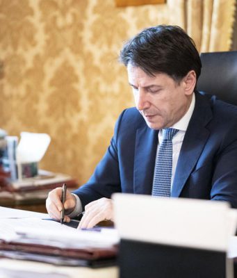 È in vigore il nuovo Dpcm: asporto per i bar fino alle 18. Divieto di spostamento tra le regioni