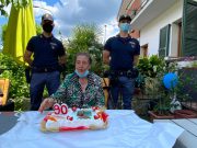 Sventa truffa del “falso nipote” e festeggia i suoi 90 anni con la Polizia