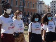 Gli italiani senza cittadinanza contro il governo: “Siamo oltre un milione cresciuti in Italia, ma senza identità”