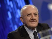 Covid-19, De Luca: “In Lombardia dicevano non ci fermiamo. Poi si sono fermati a contare i morti”