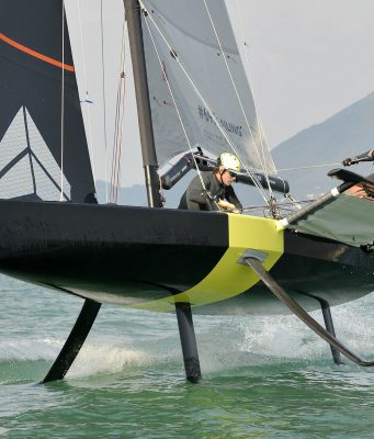 Le barche volanti approdano sul Garda