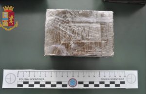 Cinque arresti e nove divieti di dimora. I dettagli dell’operazione “Customers”