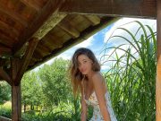 Belen Rodriguez alza la temperatura della Franciacorta