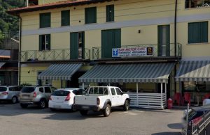 Rapina il Motor Cafè di Sarezzo, colto sul fatto