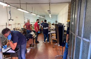 Brescia: sgominato e chiuso laboratorio cinese abusivo
