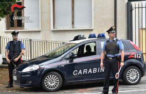Evade dai domiciliari per comprare la grappa, arrestato