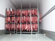 Carne trasportata in condizioni pessime. Due casi scoperti dalla Stradale