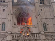 Francia: fuoco nella cattedrale di Nantes