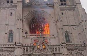 Francia: fuoco nella cattedrale di Nantes