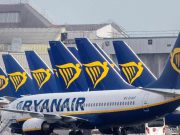 L’Enac punge Ryanair: “Viola le norme anti Covid: o rimedia o sarà stop ai voli”