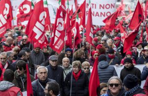 Decreto agosto, i sindacati: “Senza proroga dello stop ai licenziamenti sarà sciopero generale”