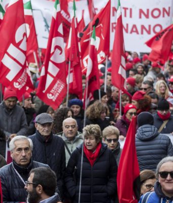 Decreto agosto, i sindacati: “Senza proroga dello stop ai licenziamenti sarà sciopero generale”