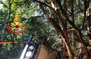 Cedegolo, si ribaltano con la Jeep. 6 persone incastrate nell’auto vengono salvate dai Vigili del Fuoco. Illese