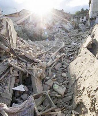 A quattro anni dal sisma ricostruzione a rilento. L’ex sindaco di Amatrice: “Voglio le scuse”
