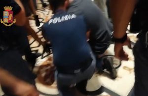 Attimi di paura e tensione: il video dell’aggresione nel Duomo di Milano