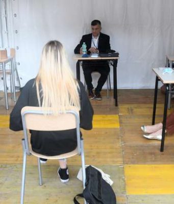 Scuola, c’è l’accordo Governo – Regioni. Il 50% torna in classe il 7 gennaio 2021