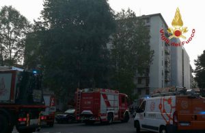 Esplosione in un appartamento di Milano, ci sono feriti gravi. IL VIDEO