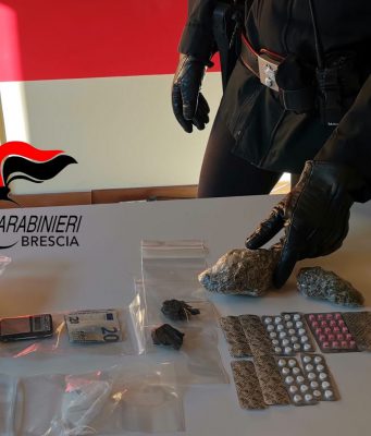 Sorpreso a spacciare per strada: in manette un giovane a Gardone Riviera