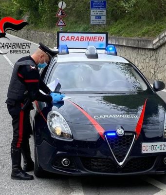 Saliva sui tetti per rubare: arrestato un minorenne a Breno
