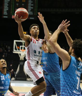 Germani Brescia così non va, tracollo contro Reggio Emilia: 83-67