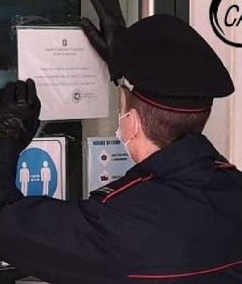 Niente misure anti-covid e alcol a minorenni, chiuso un bar