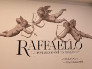 Tutto pronto per “Raffaello. L’invenzione del divino pittore”