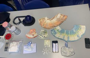 Mezzo chilo di cocaina e 10mila euro in contanti. Spacciatore in manette