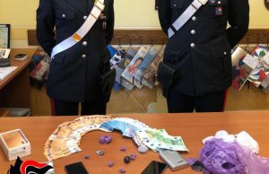 Spaccio di droga e permesso di soggiorno scaduto: in manette due uomini