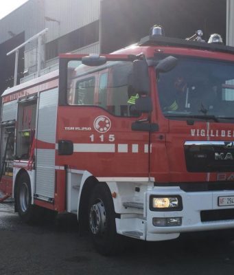 Nube chimica alla Metalfer, “finestre chiuse per precauzione”