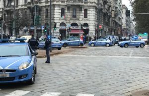 Rapina a Milano: ladri fuggiti nelle fognature e ostaggi in salvo