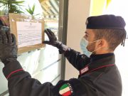 Dopo il blitz dei Carabinieri i clienti fuggono nel bagno