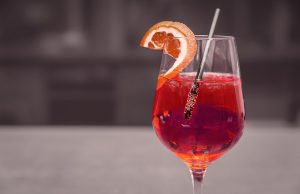 Aperitivo al bar in sette, fioccano multe a Tignale