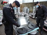 Tenta di rubare 50mila euro in cerchioni per auto, arrestato