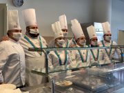 Un pranzo solidale per la Polizia e gli ospiti di due dormitori. Cucina l’Associazione Cuochi Bresciani