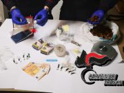 Giovane minaccia i genitori che per salvarsi chiamano i Carabinieri