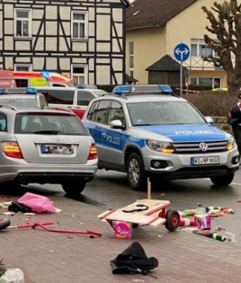 Auto sulla folla in Germania: due morti e dieci feriti, tra le vittime una bambina