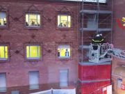 L’abbraccio dei Vigili del Fuoco di Brescia ai piccoli pazienti del Civile