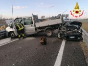 Castegnato, scontro auto-furgone sul raccordo A35. 2 feriti, fortunatamente non gravi