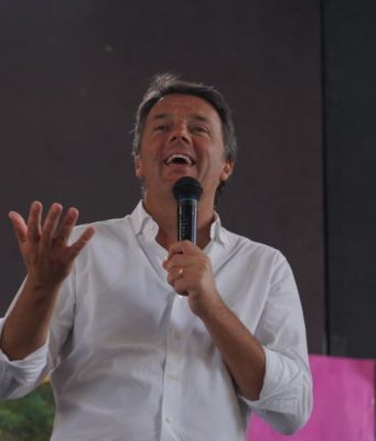 Via libera a Recovery ma ministri Iv si astengono. Renzi: “Oggi decidiamo se uscire dal governo”