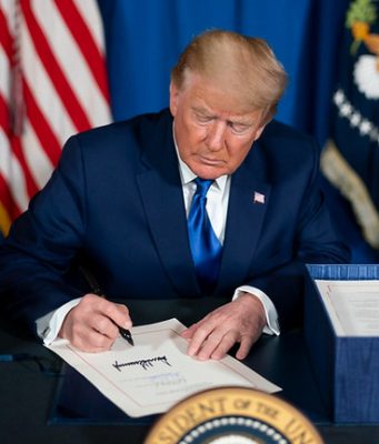 Usa: si moltiplicano gli appelli al 25mo emendamento per destituire Trump