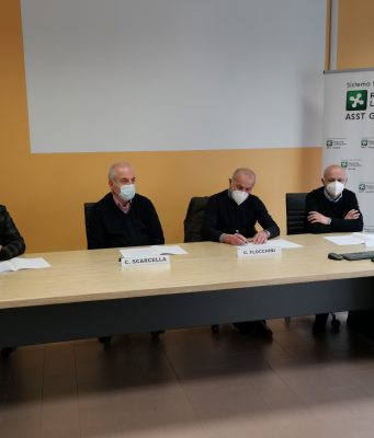Vaccino: niente portale online, gli over 80 di venti comuni di alto Garda e Valsabbia saranno contattati dai Comuni