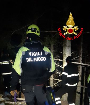 Si perdono a Punta Almana e chiedono aiuto. Soccorsi e portati in salvo dai Vigili del Fuoco