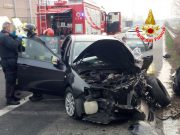 Piancamuno, violento scontro frontale tra un’auto e un autoarticolato, 1 morto