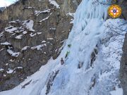 Esercitazione sulla cascata ghiacciata per il Soccorso alpino