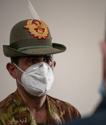 Figliuolo: “Le Regioni dovranno vaccinare anche i domiciliati, non solo i residenti”