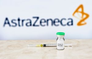 Nuovi studi su AstraZeneca: “Efficace al 79% contro i casi sintomatici, al 100% contro quelli gravi”