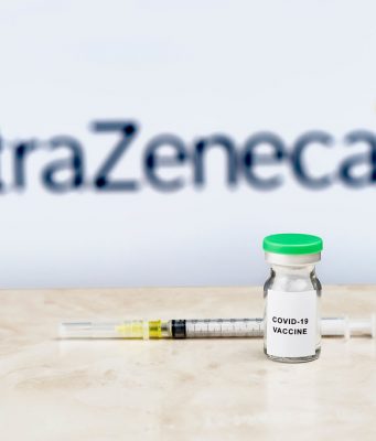 Nuovi studi su AstraZeneca: “Efficace al 79% contro i casi sintomatici, al 100% contro quelli gravi”