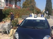 Prendono a pugni i baristi perché non gli servono da bere. Ma erano oltre l’orario consentito dal Dpcm